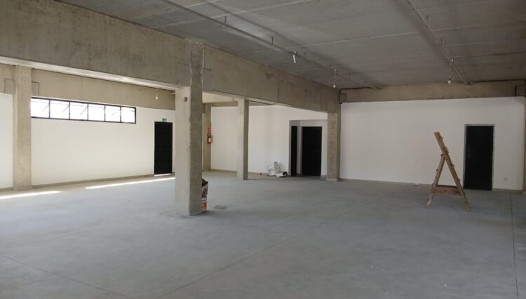 salao-comercial-térreo-rodeio-mogi-477m2-locação (22)