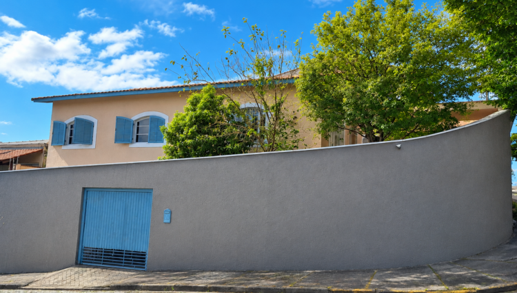 casa-3-dorm-suite-206m2-alto-do-ipiranga-anexo-edicula-suite-sala-cozinha-venda-mogi (1)