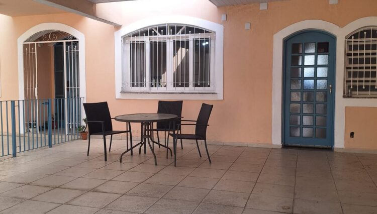 casa-3-dorm-suite-206m2-alto-do-ipiranga-anexo-edicula-suite-sala-cozinha-venda-mogi (3)