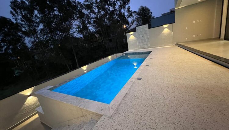 sobrado-luxo-mosaico-essence-cezar-de-souza-mogi-3-suites-área-gourmet-piscina-274m2 (4)