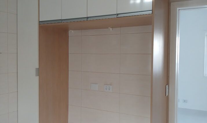 casa-térrea-3-dorm-aruã-venda-ar-condicionado-lareira-piscina-churrasq (12)