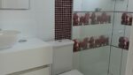 casa-térrea-3-dorm-aruã-venda-ar-condicionado-lareira-piscina-churrasq (19)