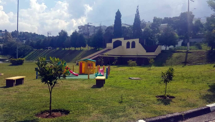 cond-monterrey-ville-playground-min